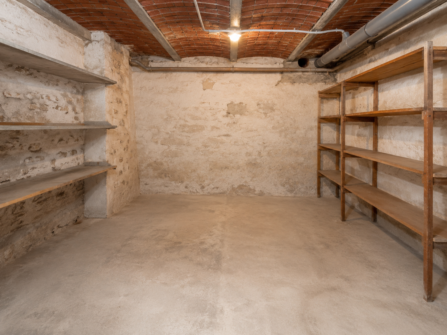 Cave vidée après débarras